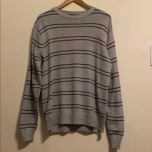 Retro Fit Gray Crewneck Sweater M